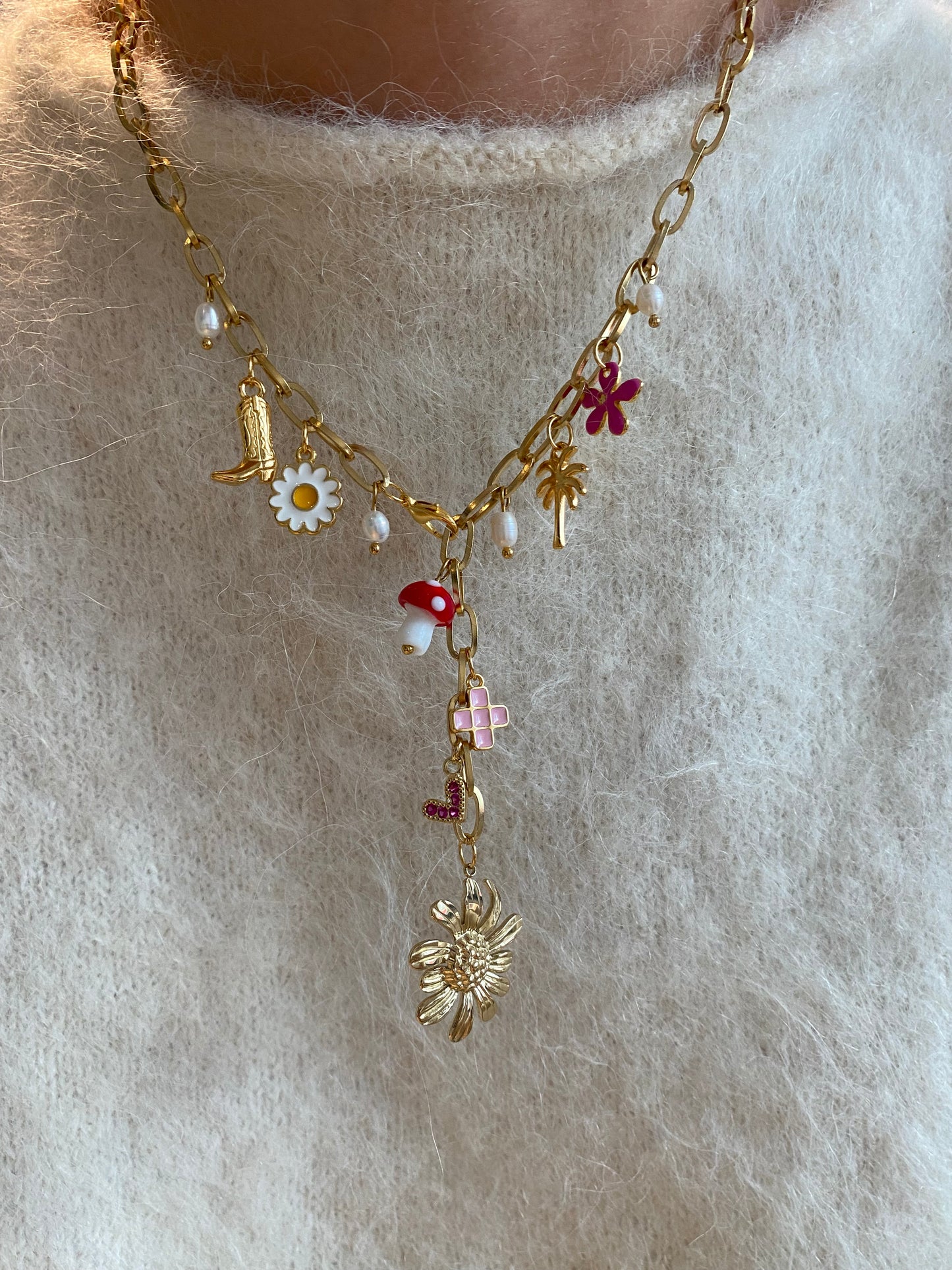 Juno floral necklace