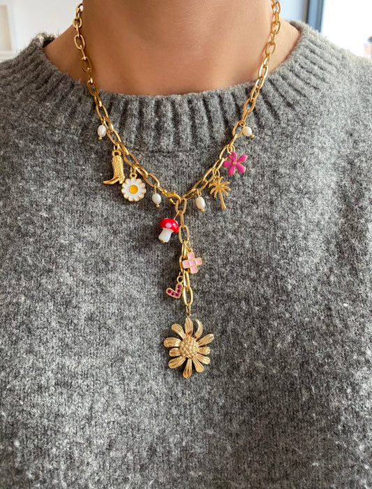 Juno floral necklace